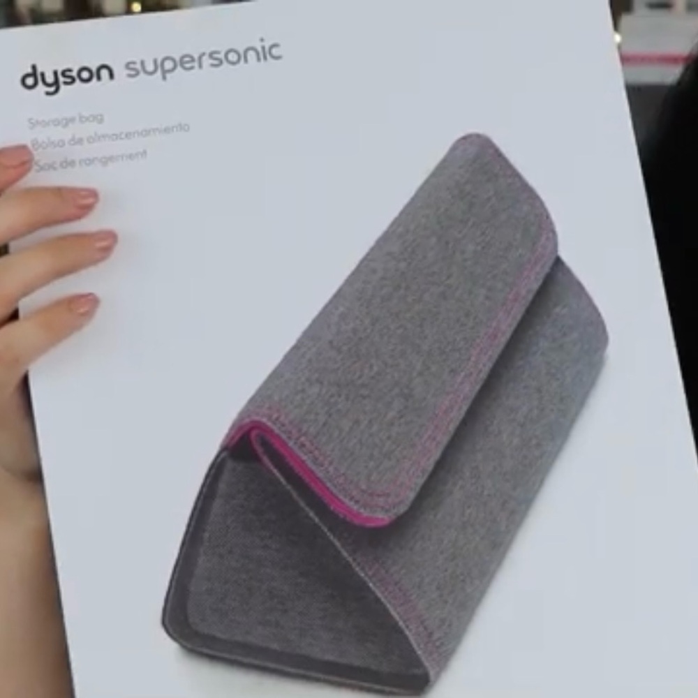 Dyson Supersonic Hair Dryer, Airwrap Magnetic clasp Storage bag display
